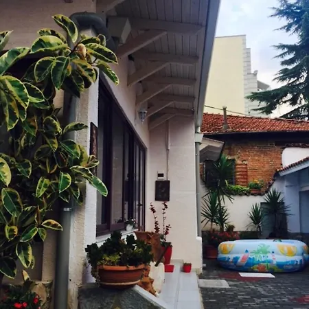 ヒュッゲ ゲストハウス